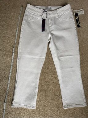 Women Seven7 White Capris 4-way Stretch Skinny Jeans Size 4 NWT
